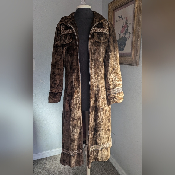 Vintage 1950's Crushed Velvet Ribbon Detail Coat - Picture 10 of 16